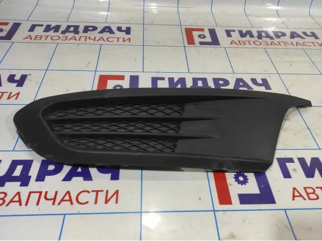 Решетка в бампер левая Volkswagen Jetta (A6) 5C6853665.