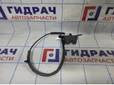 Замок спинки сиденья Volkswagen Jetta (A6) 5C6885681C. Левый.