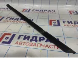Уплотнитель стекла двери задней левой Volkswagen Jetta (A6) 5C68394795AP.