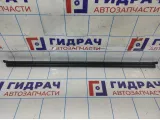 Уплотнитель стекла двери передней левой Volkswagen Jetta (A6) 5C68374795AP.