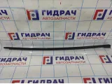 Накладка стекла двери задней правой Volkswagen Jetta (A6) 5C68394785AP.