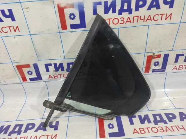 Стекло двери задней левой (форточка) Volkswagen Jetta (A6) 5C6845213.