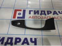 Накладка ручки внутренней задней правой Volkswagen Jetta (A6) 5C6867255C81U.
