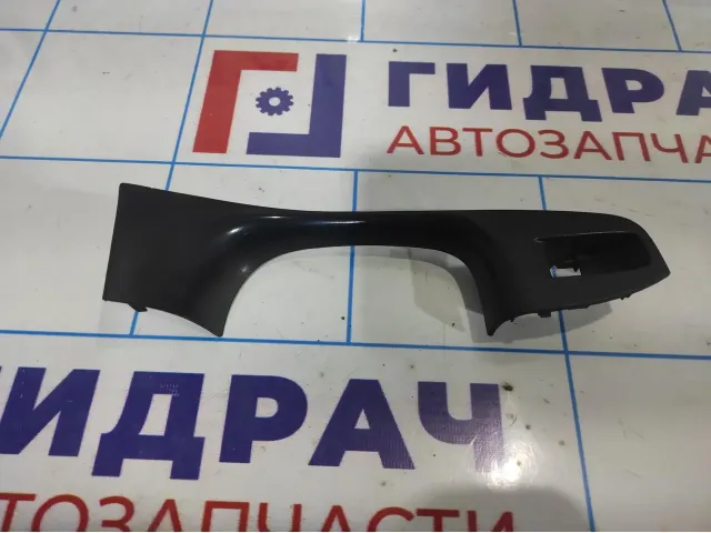 Накладка ручки внутренней передней правой Volkswagen Jetta (A6) 5C7867256C81U.