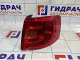 Фонарь задний наружный правый Volkswagen Jetta (A6) 5C6945096E.