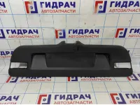 Обшивка крышки багажника Volkswagen Jetta (A6) 5C6867605A9B9.
