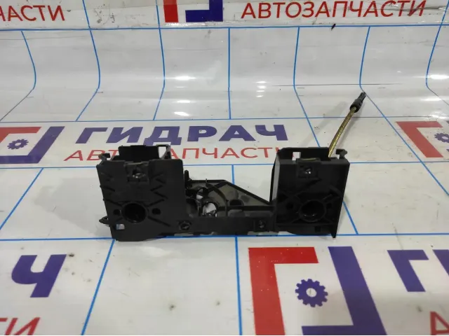 Кронштейн блока управления отопителем Volkswagen Jetta (A6) 5C1819045.