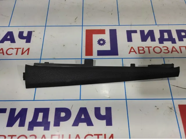 Обшивка стойки передней левой Volkswagen Jetta (A6) 5C686823782V.