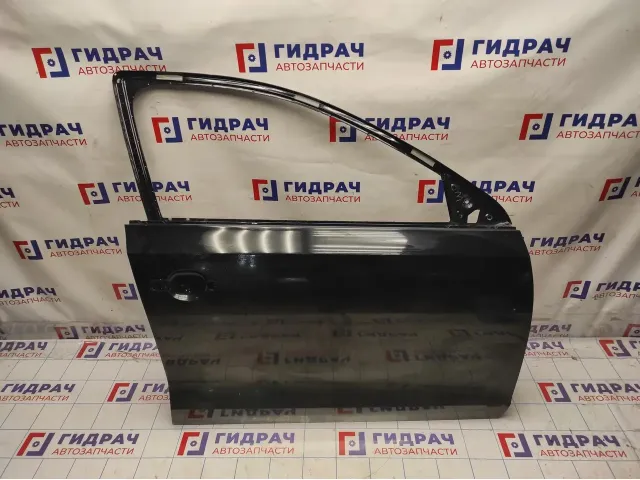 Дверь передняя правая Volkswagen Jetta (A6) 5C6831056B.