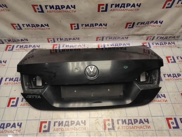 Крышка багажника Volkswagen Jetta (A6) 5C6827025A.
