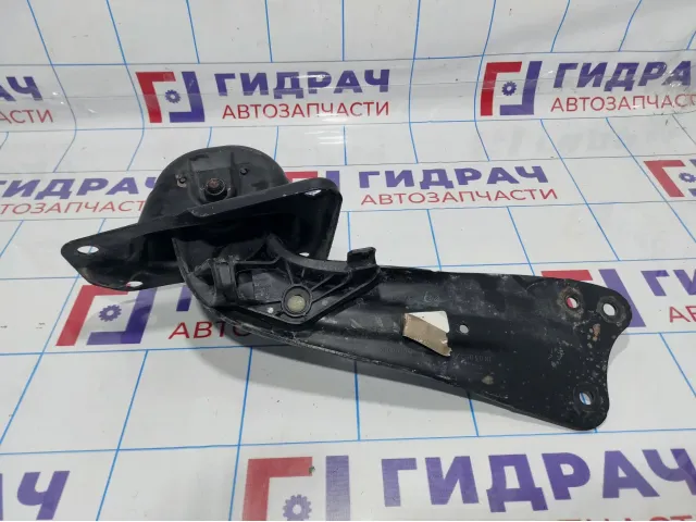 Рычаг задний продольный правый Volkswagen Jetta (A6) 1K0505224K
