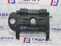Накладка двигателя Volkswagen Jetta (A6) 03C103925BR