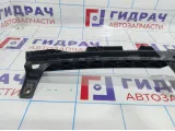 Направляющая переднего бампера центральная Volkswagen Jetta (A6) 5C6805706D
