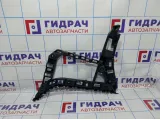 Направляющая заднего бампера правая Volkswagen Jetta (A6) 5C6807394