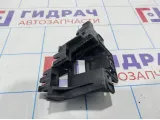 Направляющая заднего бампера левая Volkswagen Jetta (A6) 5C6807393A