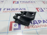 Направляющая заднего бампера правая Volkswagen Jetta (A6) 5C6807394A