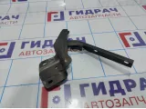 Петля капота правая Volkswagen Jetta (A6) 5C6823302