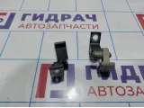 Петли двери задней левой Volkswagen Jetta (A6)