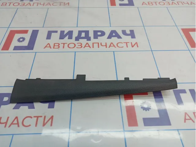 Обшивка стойки передней правой Volkswagen Jetta (A6) 5C686823882V
