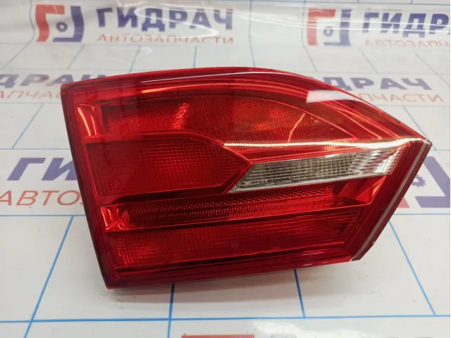 Фонарь задний внутренний левый Volkswagen Jetta (A6) 5C6945093A
