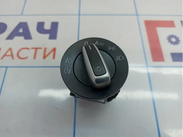 Переключатель света фар Volkswagen Jetta (A6) 3C8941431A
