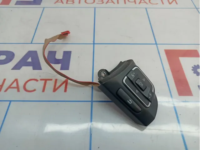Блок кнопок в рулевое колесо Volkswagen Jetta (A6) 5C0959538AYQV