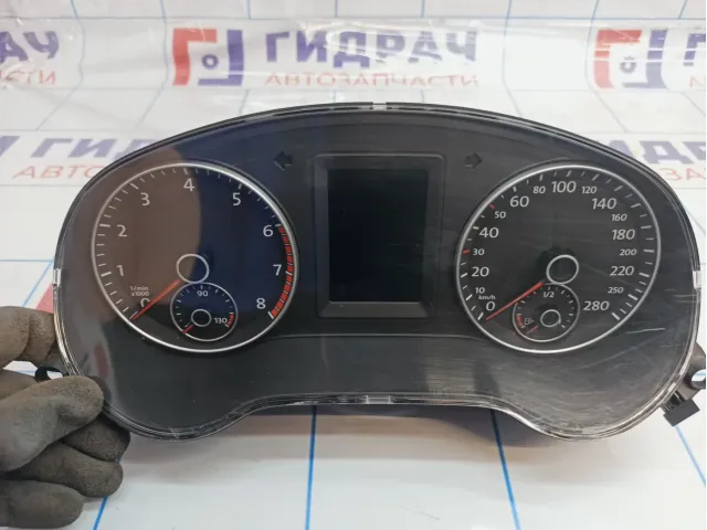 Панель приборов Volkswagen Jetta (A6) 5C6920870X