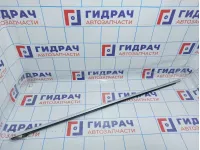Накладка стекла переднего правого наружная Volkswagen Jetta (A6) 5C6837476C3Q7