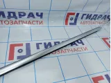 Накладка стекла переднего правого наружная Volkswagen Jetta (A6) 5C6837476C3Q7
