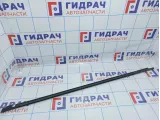 Накладка стекла переднего правого наружная Volkswagen Jetta (A6) 5C6837476C3Q7