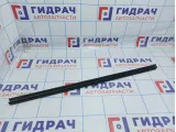 Уплотнитель стекла двери передней левой внутренний Volkswagen Jetta (A6) 5C68374795AP