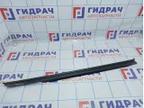 Уплотнитель стекла двери задней левой внутренний Volkswagen Jetta (A6) 5C68394795AP