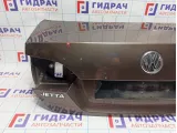 Крышка багажника Volkswagen Jetta (A6) 5C6827025A