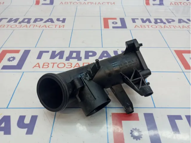 Патрубок воздушный Volkswagen Jetta (A6) 03C145861E