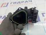 Патрубок воздушного фильтра Volkswagen Jetta (A6) 03C129721D
