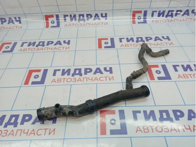Трубка системы охлаждения Volkswagen Jetta (A6) 03C121065F