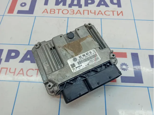 Блок управления двигателем Volkswagen Jetta (A6) 03C906027DG