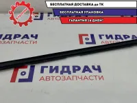 Уплотнитель стекла двери передней левой внутренний Volkswagen Jetta 1K5837471D5AP.