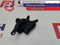 Моторчик заслонки отопителя Volkswagen Jetta 1K0907511B. Дефект. Сломано ушко крепления.