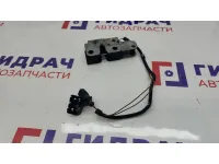 Замок капота Volkswagen Jetta 1K1823509E.