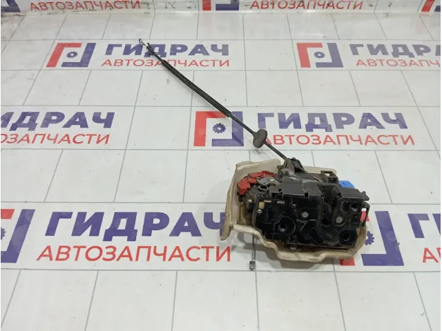 Замок двери передней левой Volkswagen Jetta 3D1837015AB