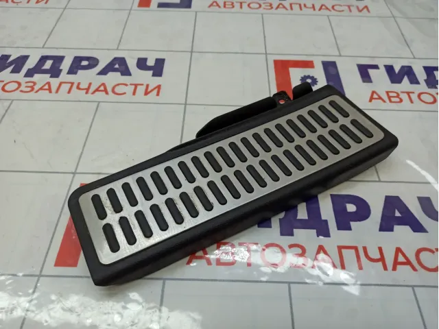 Накладка (кузов внутри) под ногу водителя Volkswagen Jetta 1K1864777B