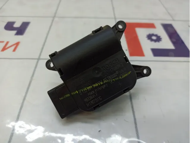 Моторчик заслонки отопителя (печки) Volkswagen Jetta 1K1907511C