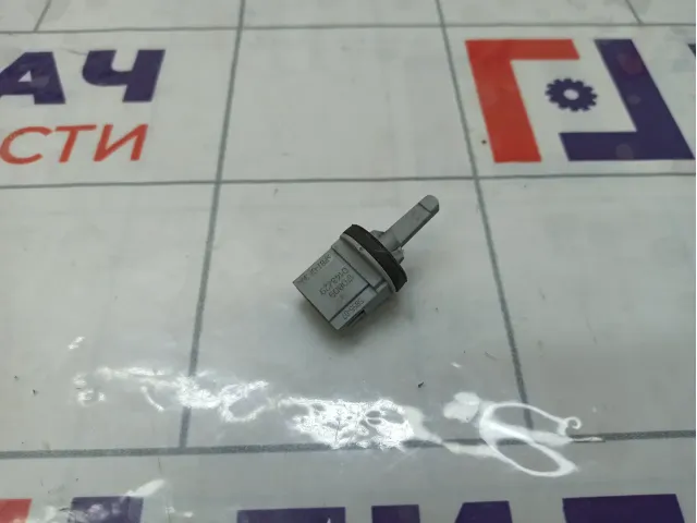 Датчик температуры воздуха Volkswagen Jetta 1K0907543G