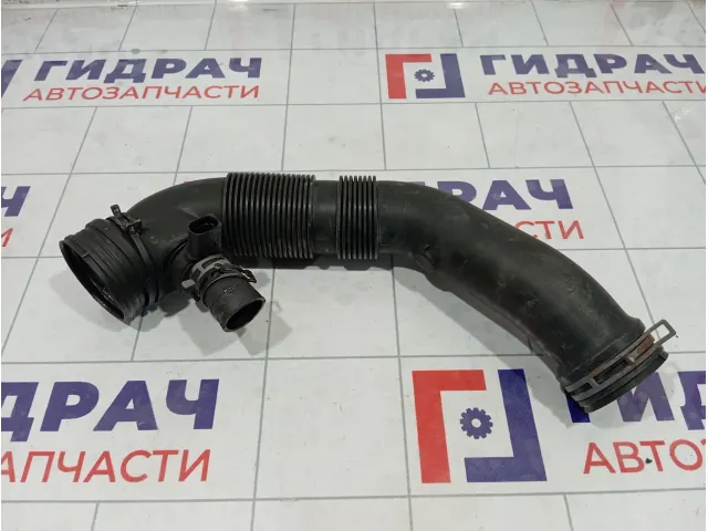 Патрубок воздушного фильтра Volkswagen Jetta 1K0129684AF