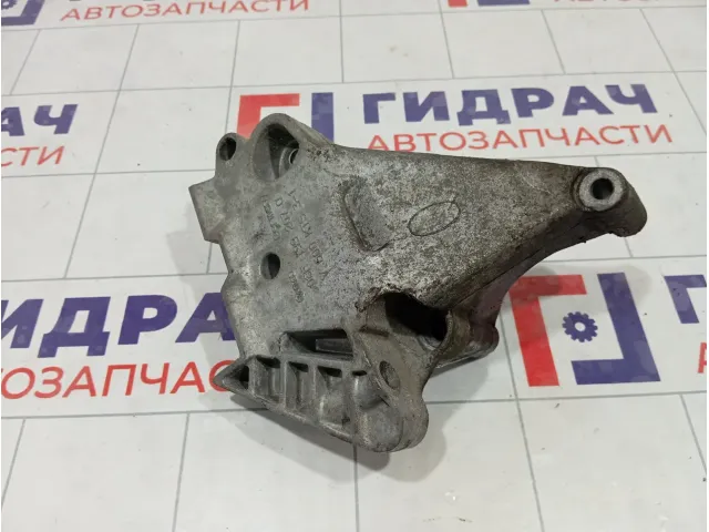 Кронштейн двигателя Volkswagen Jetta 06F199207Q