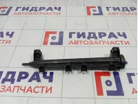Топливная рампа (топливная рейка) Volkswagen Jetta 06A133317AS