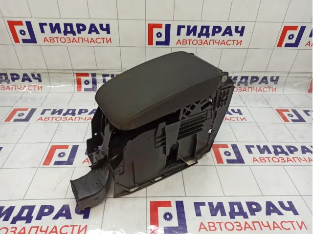 Подлокотник Volkswagen Jetta 1K5864251C