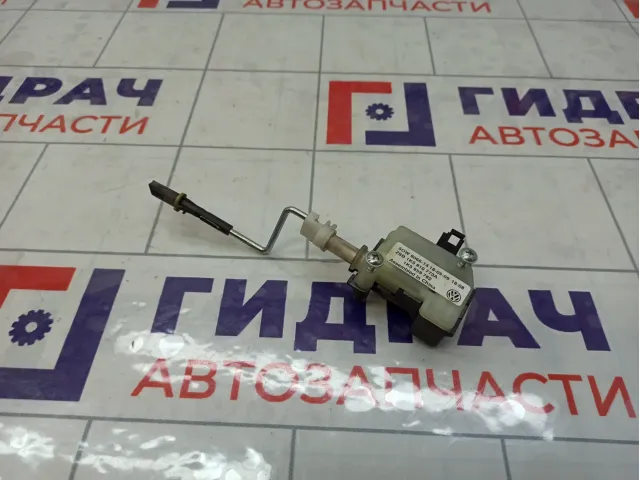 Активатор замка крышки бензобака Volkswagen Jetta 1K5810773A