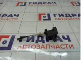 Активатор замка крышки бензобака Volkswagen Jetta 1K5810773A